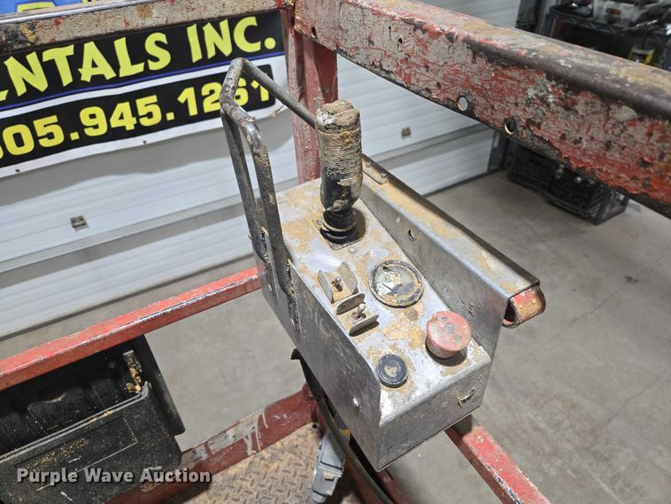 image for item EV5650 2015 Skyjack SJIH 3219 scissor lift