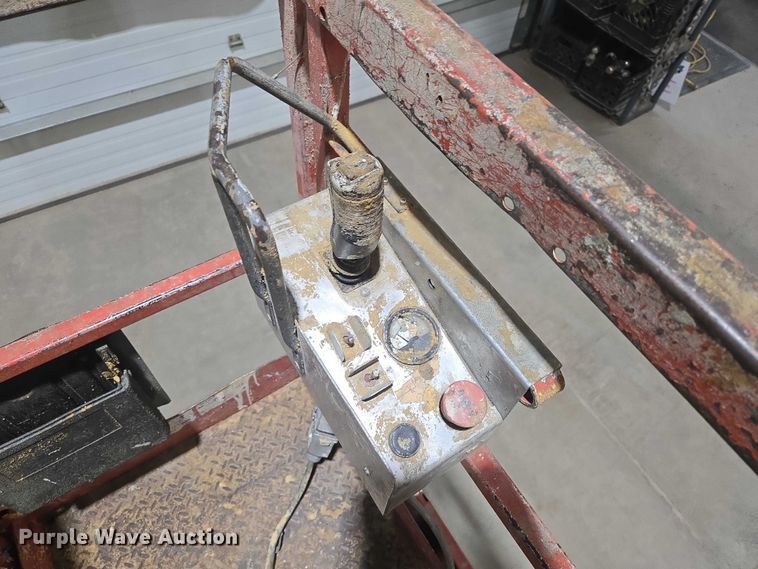 image for item EV5650 2015 Skyjack SJIH 3219 scissor lift