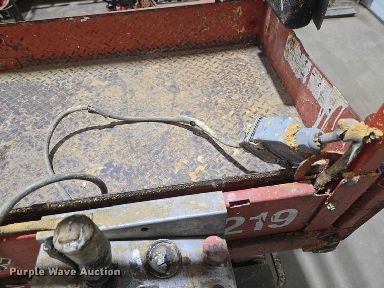 image for item EV5650 2015 Skyjack SJIH 3219 scissor lift