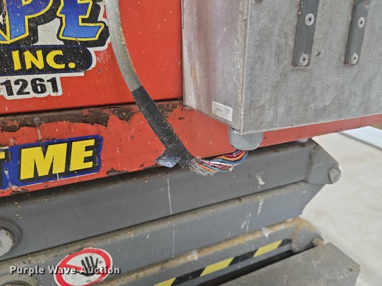 image for item EV5650 2015 Skyjack SJIH 3219 scissor lift