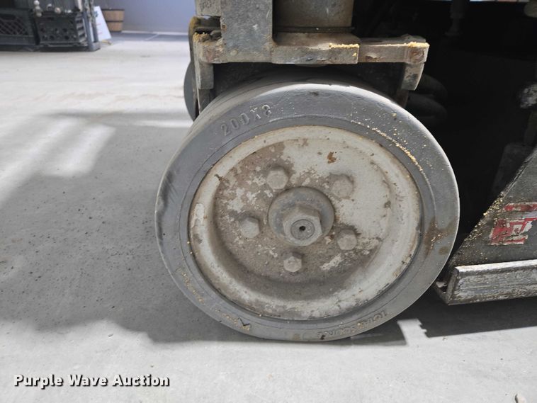 image for item EV5650 2015 Skyjack SJIH 3219 scissor lift