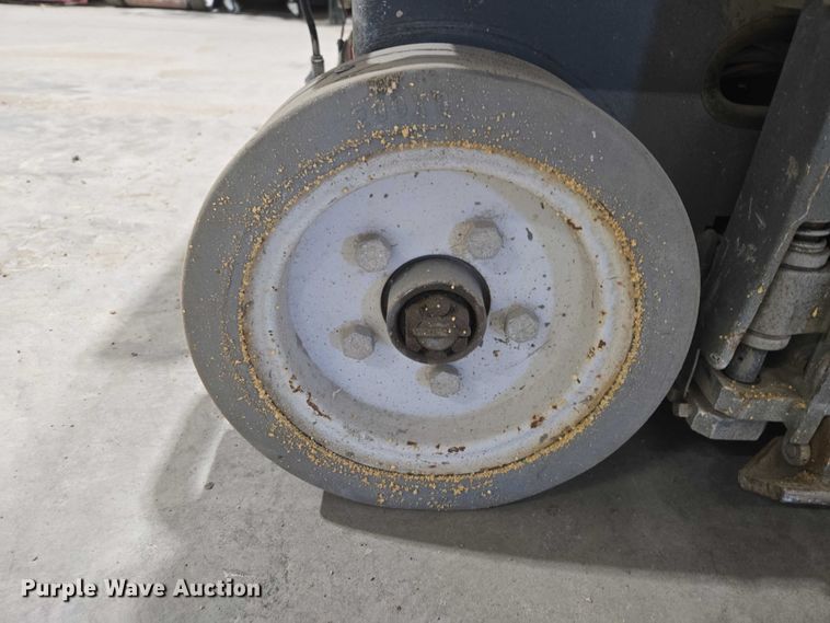 image for item EV5650 2015 Skyjack SJIH 3219 scissor lift