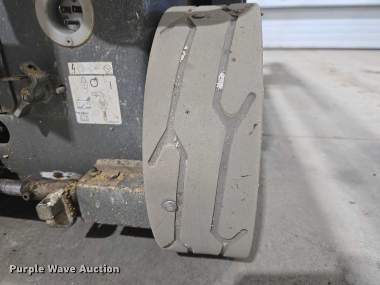 image for item EV5650 2015 Skyjack SJIH 3219 scissor lift