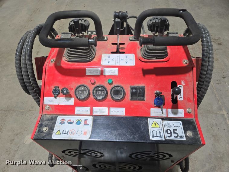 image for item EV5651 2023 SDLOOL SL380C compact utility loader