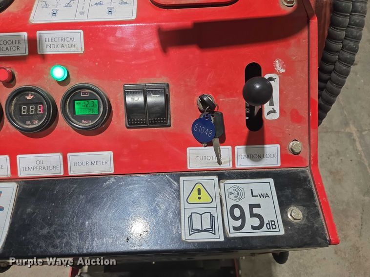 image for item EV5651 2023 SDLOOL SL380C compact utility loader