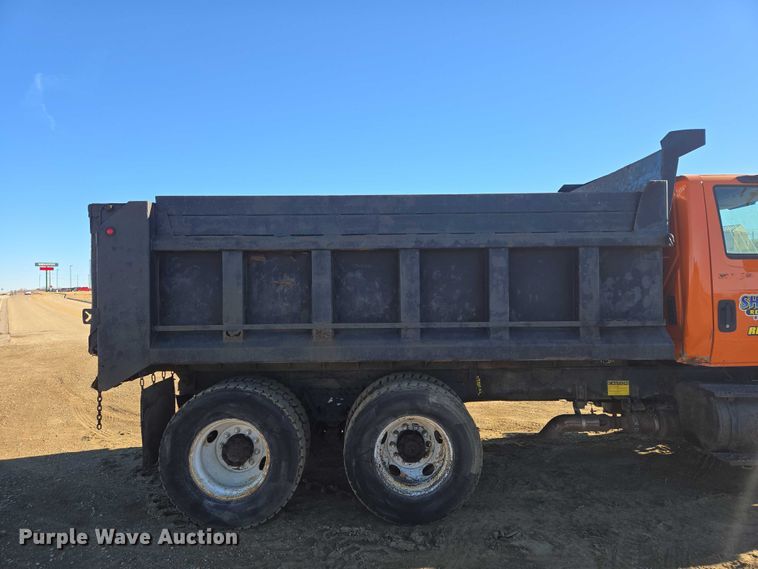 image for item EV5654 2008 International 7400 dump truck