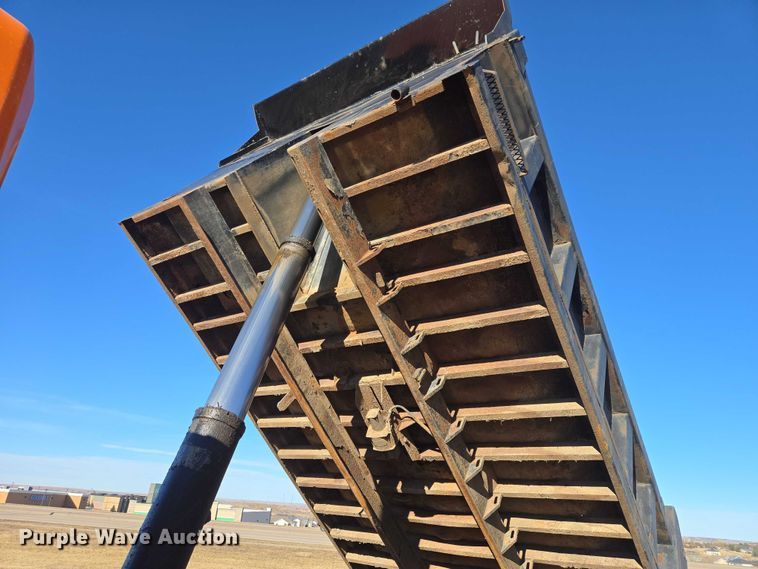 image for item EV5654 2008 International 7400 dump truck