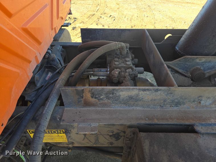 image for item EV5654 2008 International 7400 dump truck