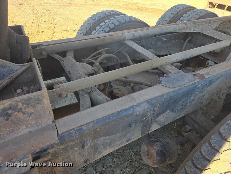 image for item EV5654 2008 International 7400 dump truck