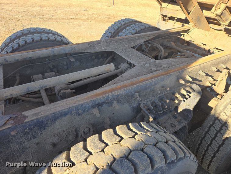 image for item EV5654 2008 International 7400 dump truck