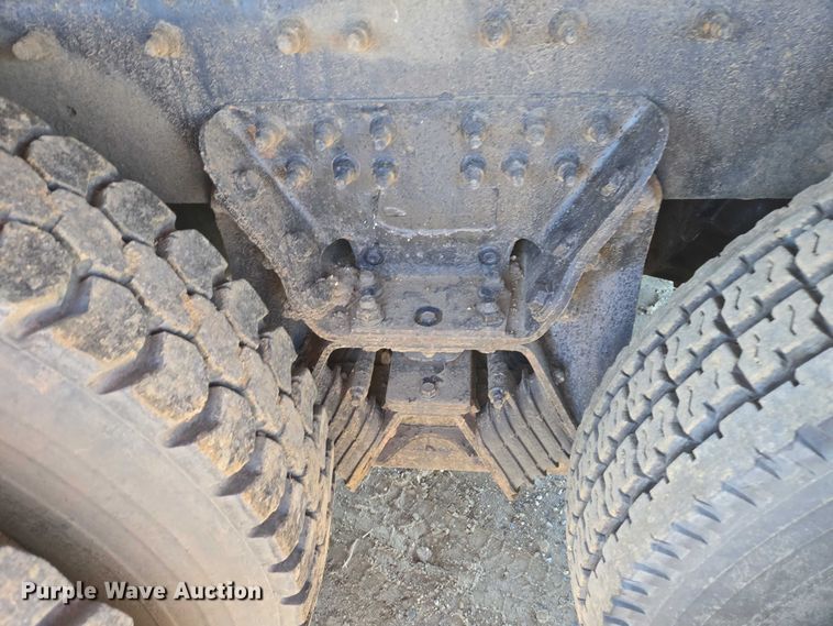 image for item EV5654 2008 International 7400 dump truck