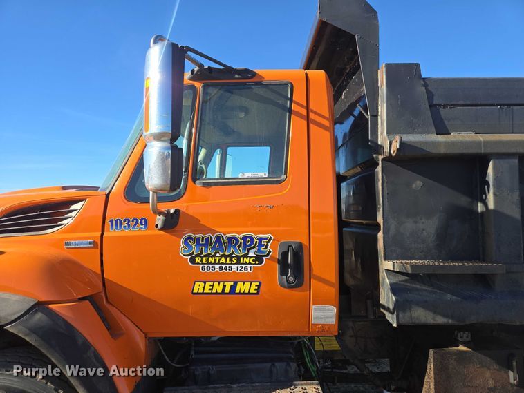 image for item EV5654 2008 International 7400 dump truck