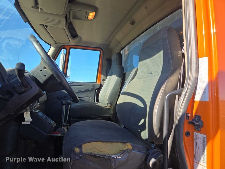 image for item EV5654 2008 International 7400 dump truck