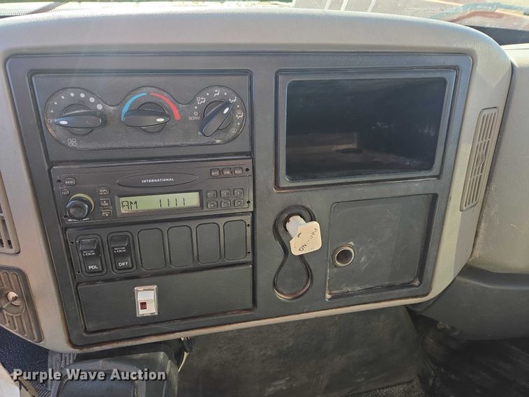 image for item EV5654 2008 International 7400 dump truck