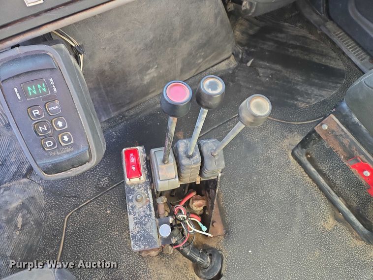 image for item EV5654 2008 International 7400 dump truck