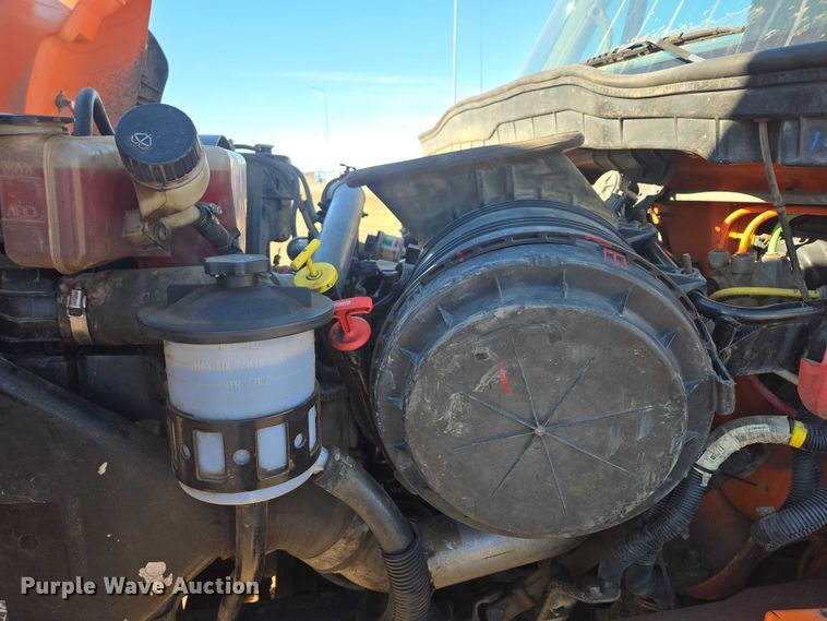 image for item EV5654 2008 International 7400 dump truck