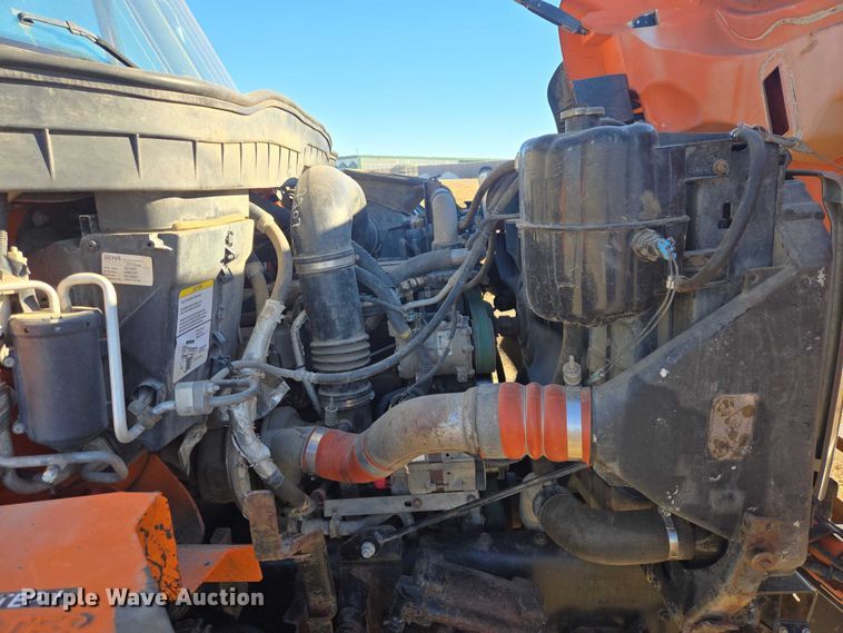 image for item EV5654 2008 International 7400 dump truck