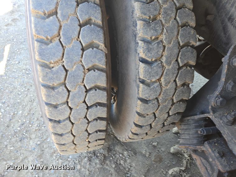 image for item EV5654 2008 International 7400 dump truck