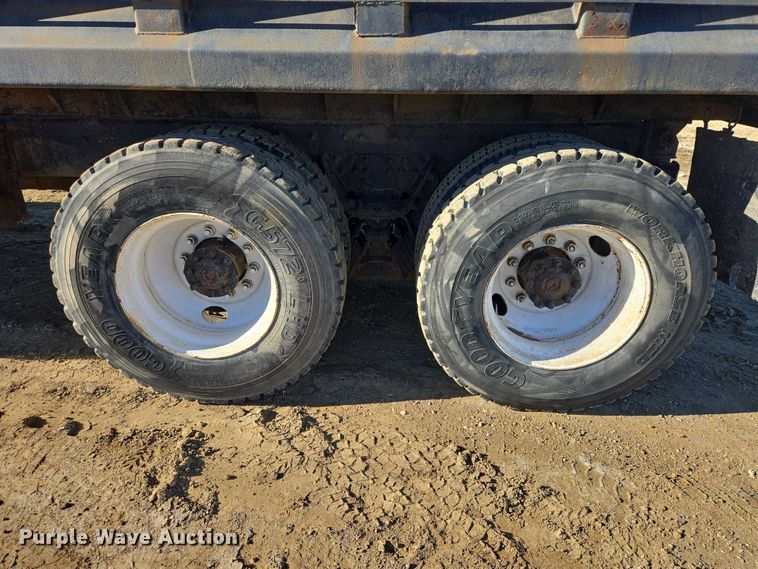 image for item EV5654 2008 International 7400 dump truck