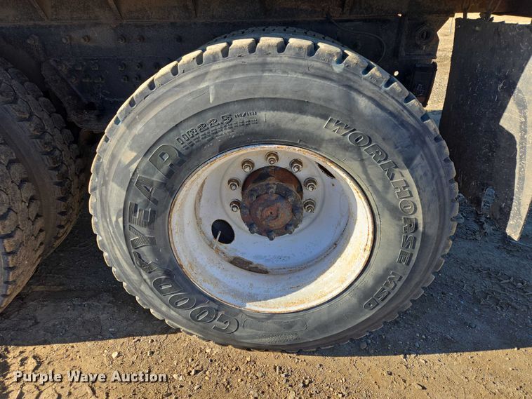 image for item EV5654 2008 International 7400 dump truck