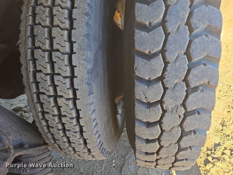 image for item EV5654 2008 International 7400 dump truck