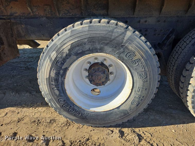 image for item EV5654 2008 International 7400 dump truck