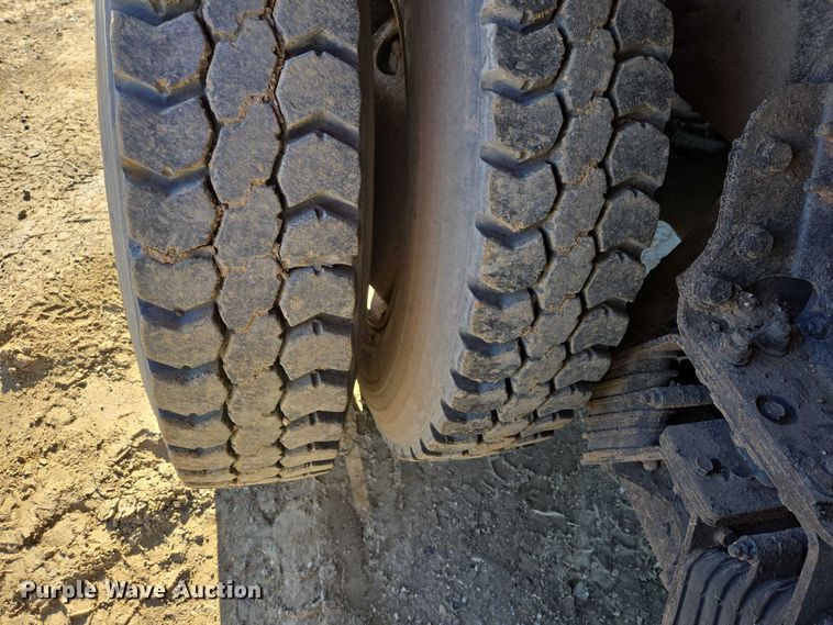 image for item EV5654 2008 International 7400 dump truck