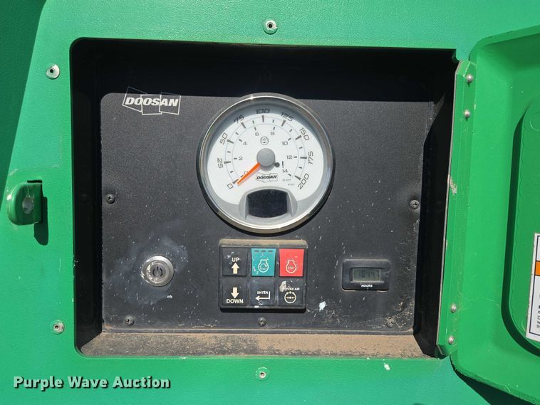 image for item EV5656 2018 Doosan P185WD0-T4F air compressor