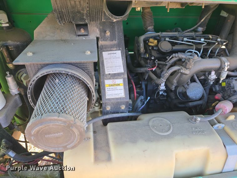 image for item EV5656 2018 Doosan P185WD0-T4F air compressor