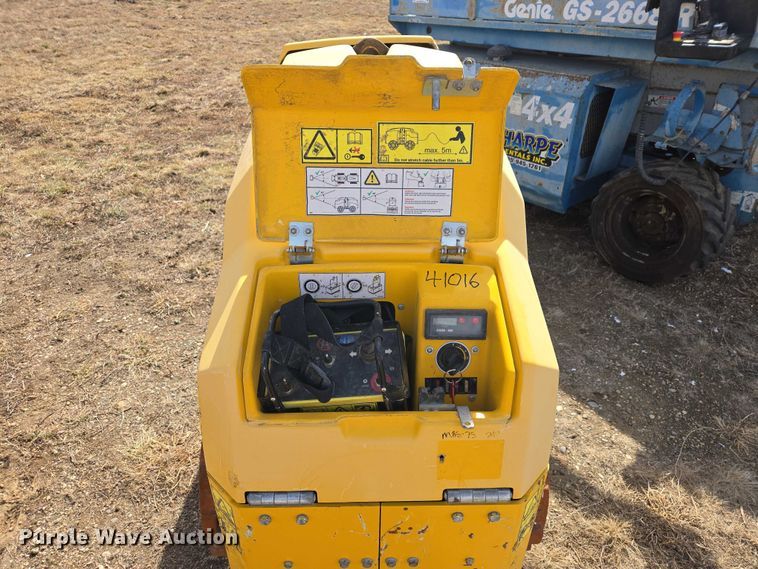 image for item EV5663 2021 Rammax 1575 trench compactor