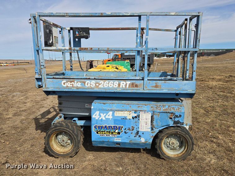 image for item EV5664 2005 Genie GS2668RT scissor lift