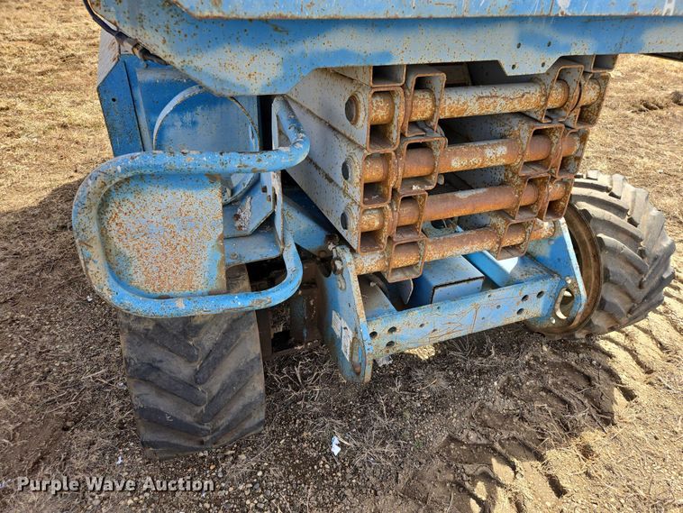 image for item EV5664 2005 Genie GS2668RT scissor lift