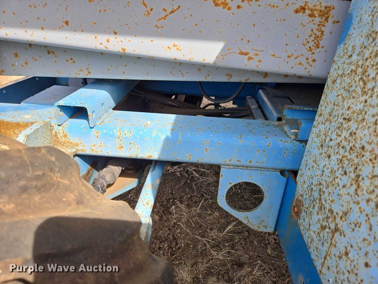 image for item EV5664 2005 Genie GS2668RT scissor lift