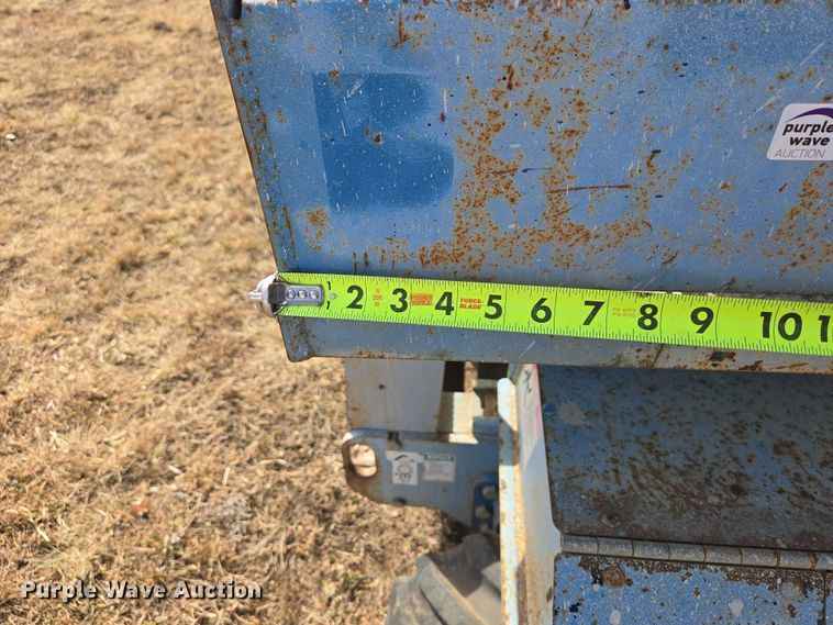 image for item EV5664 2005 Genie GS2668RT scissor lift