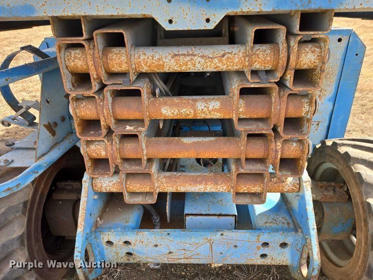 image for item EV5664 2005 Genie GS2668RT scissor lift