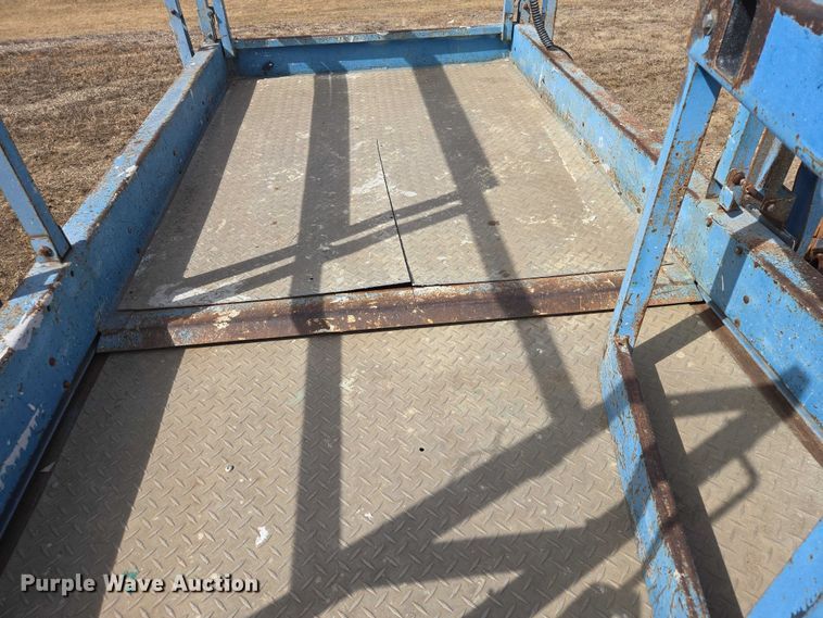image for item EV5664 2005 Genie GS2668RT scissor lift