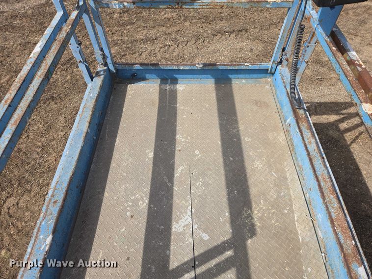image for item EV5664 2005 Genie GS2668RT scissor lift