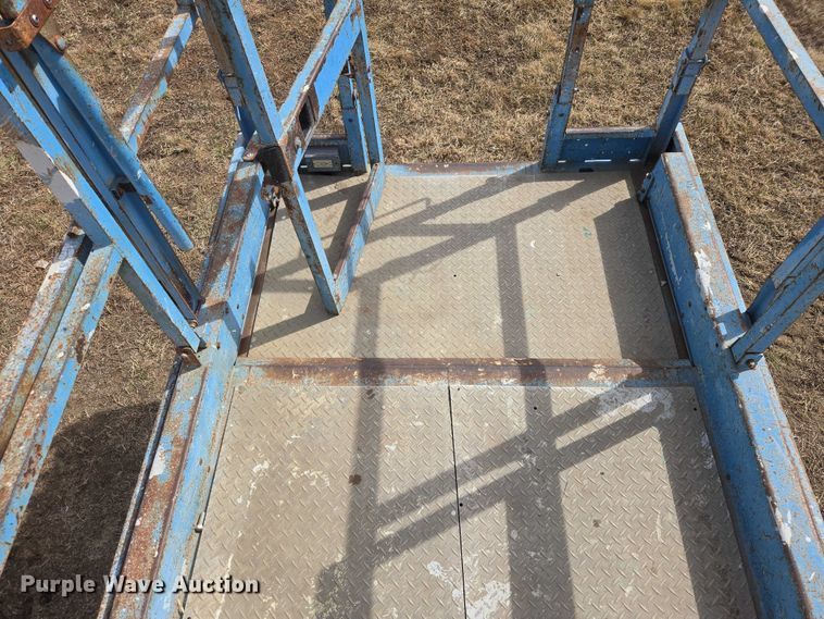 image for item EV5664 2005 Genie GS2668RT scissor lift