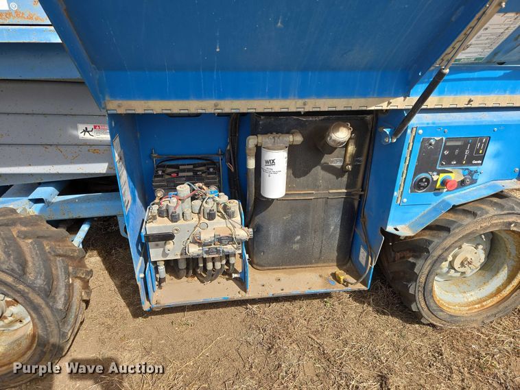 image for item EV5664 2005 Genie GS2668RT scissor lift