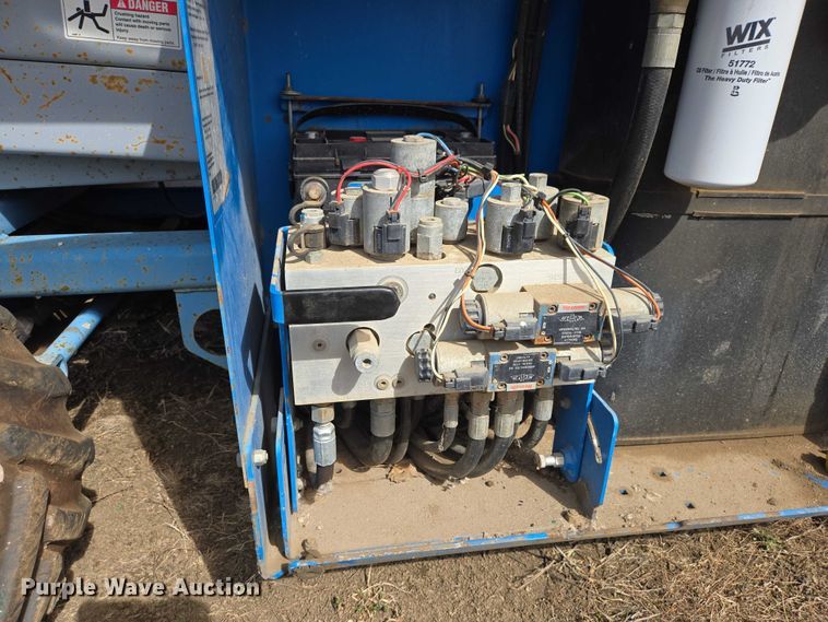 image for item EV5664 2005 Genie GS2668RT scissor lift