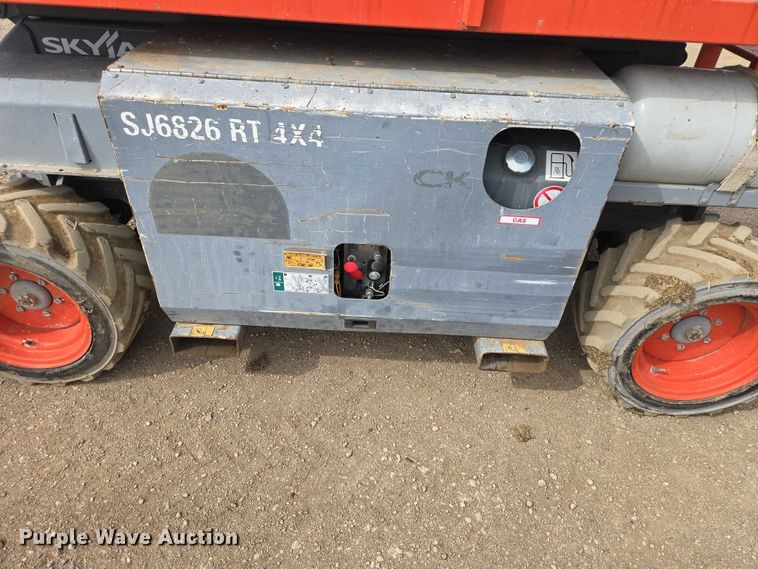 image for item EV5665 2014 Skyjack SJ6826RT scissor lift