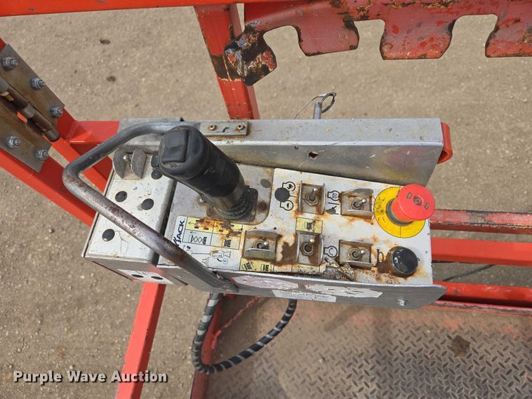 image for item EV5665 2014 Skyjack SJ6826RT scissor lift