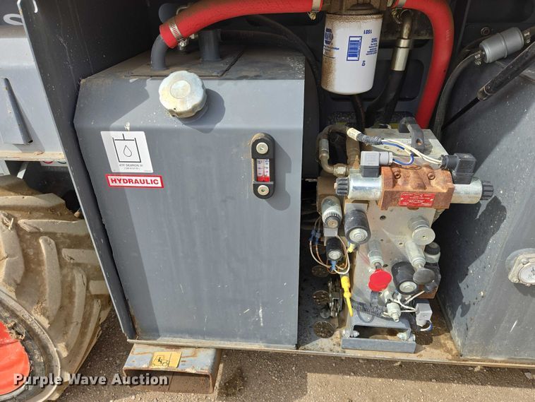 image for item EV5665 2014 Skyjack SJ6826RT scissor lift