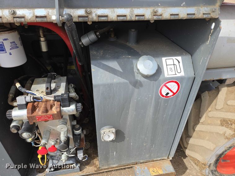 image for item EV5665 2014 Skyjack SJ6826RT scissor lift