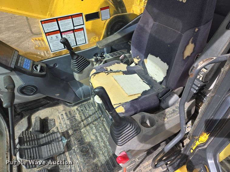 image for item EV5666 2013 Komatsu PC360LC-10 excavator