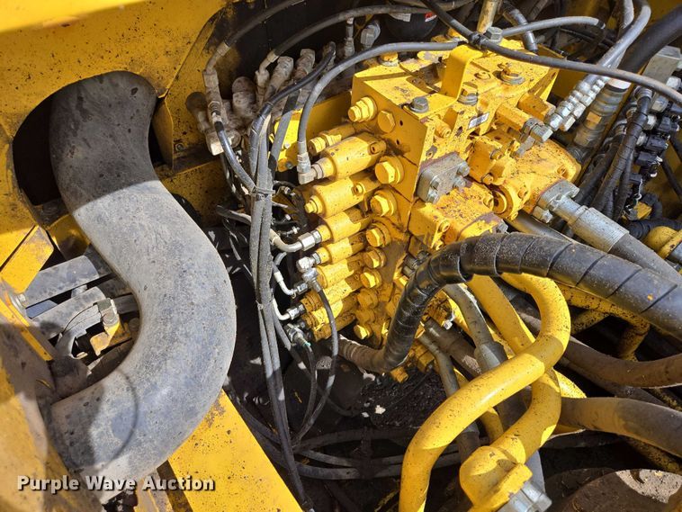 image for item EV5666 2013 Komatsu PC360LC-10 excavator