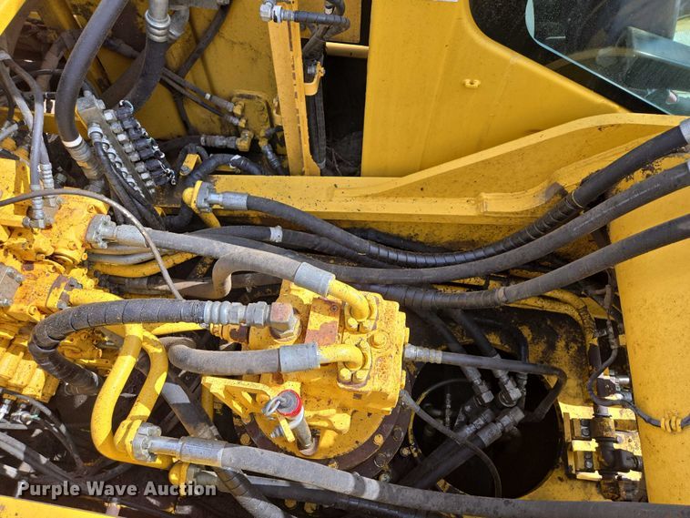 image for item EV5666 2013 Komatsu PC360LC-10 excavator