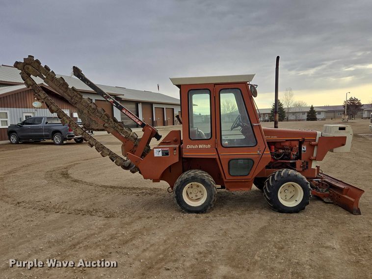 image for item EV5714 Ditch Witch 5010DD trencher