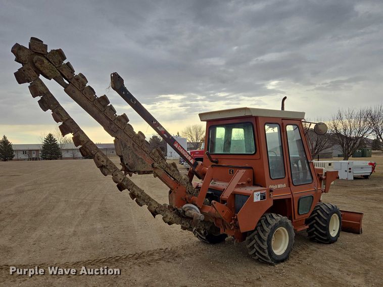 image for item EV5714 Ditch Witch 5010DD trencher