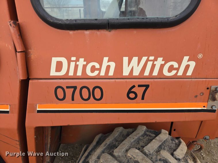 image for item EV5714 Ditch Witch 5010DD trencher